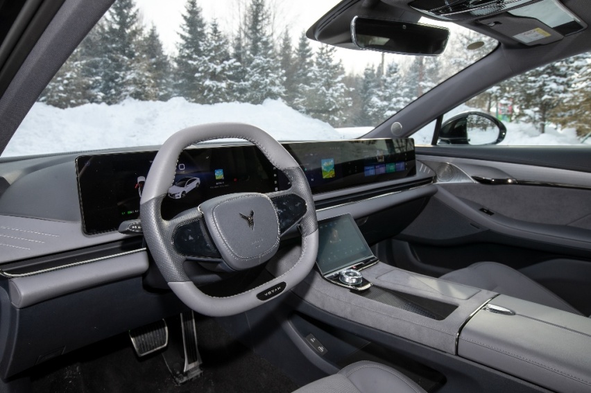 混动轿车排位赛！追光PHEV、哪吒S、比亚迪汉谁是最强王者？