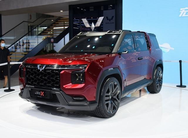 五菱银标不满足于MPV 势推SUV 前脸走卫士风格