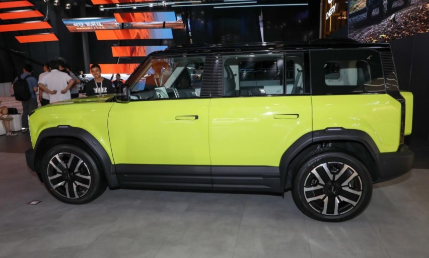 iCAR 03，10.98万元起价的“方盒子”电动车，蜂窝铝底盘