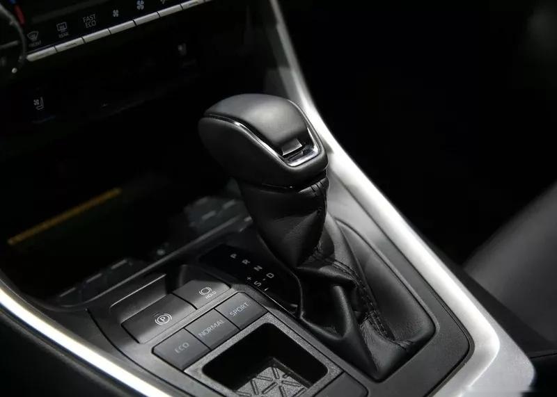 全新一代国产RAV4，延续海外版设计，没了“小书包”有些不适