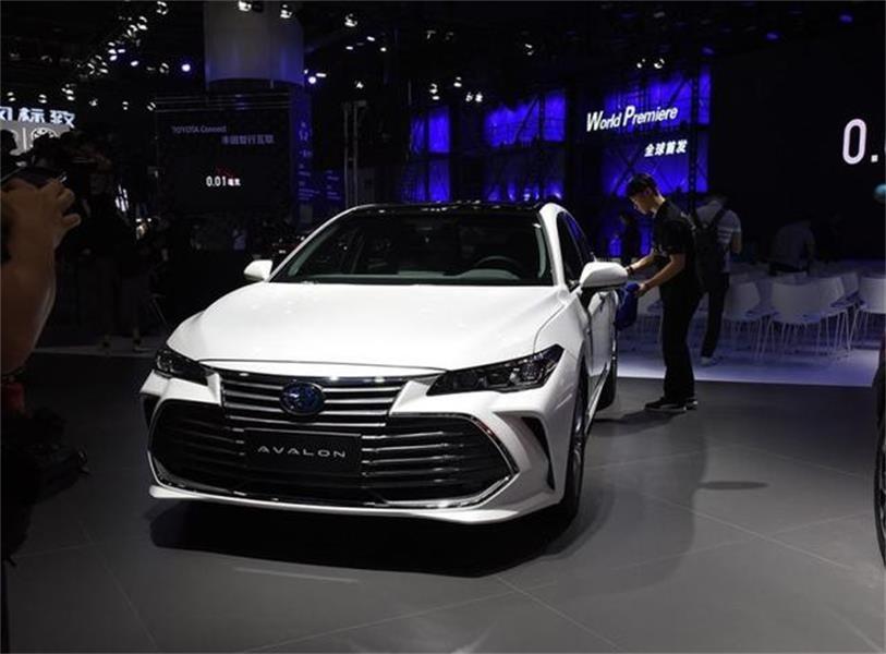 售价仅20.88万 亚洲龙乞丐版与凯美瑞究竟是一场什么的较量？