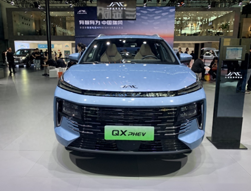 12.99万起的插电混动SUV，实拍性价比十足的江淮QX PHEV