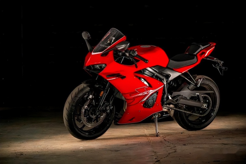 四缸小钢炮！川崎ZX-4R对比 凯越450RR，谁是400cc级最好车