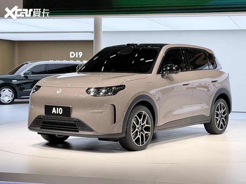 6万级？零跑A系列首款轿车亮相！定位精品小车，要抢萤火虫市场？