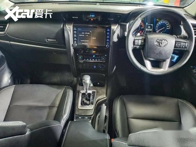 2021款丰田fortuner穿越者进店实拍整体更犀利