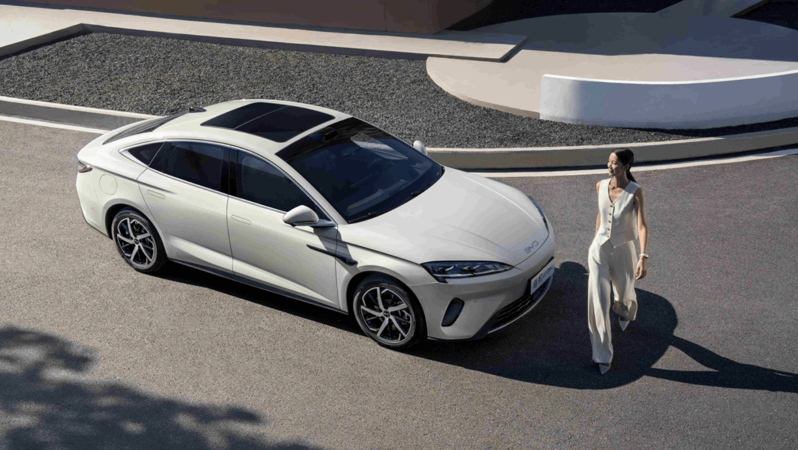 2026款海豹07DM-i正式上市,14.98萬元起“入門即滿配” 2026款海豹07DM-i正式上市,14.98萬元起“入門即滿配”