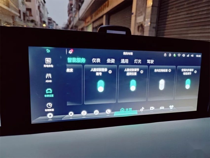 独立试驾哪吒U Pro：想要闷声发大财，没诚意是不行的