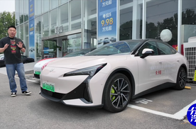 超帅新能源轿跑车补贴后最低竟达9.98万，探店实拍新极狐阿尔法S5