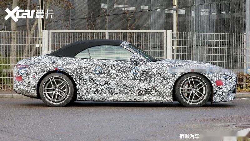 2022-mercedes-benz-sl-new-spy-photo-side-view.jpg