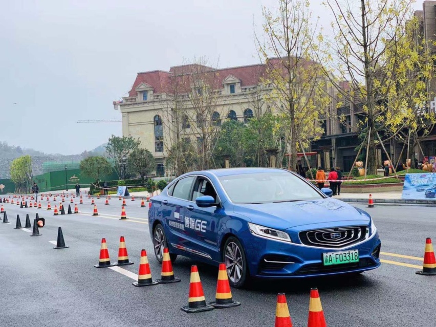 吉利博瑞对比试驾会，试驾真实感受，它是一辆自主国产B级车？！