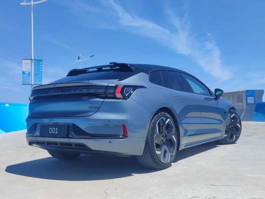 Cars01试驾丨8155上身 升级后的极氪001表现如何