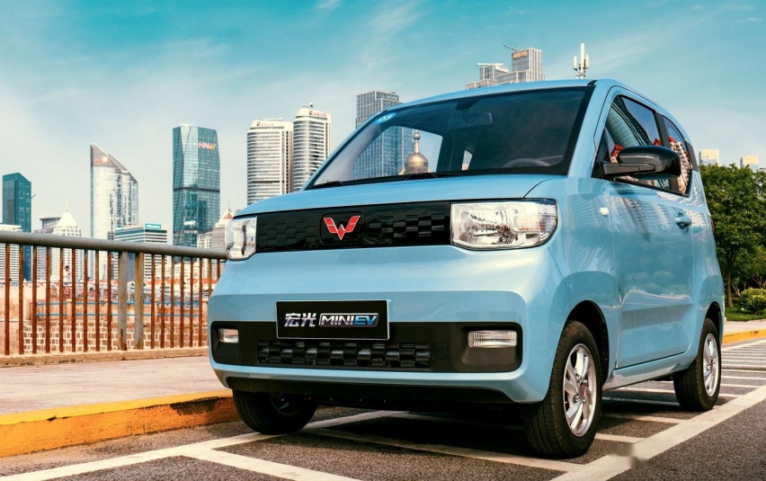 五菱又成功了，新车7天卖出7348辆，手握3万就能开走