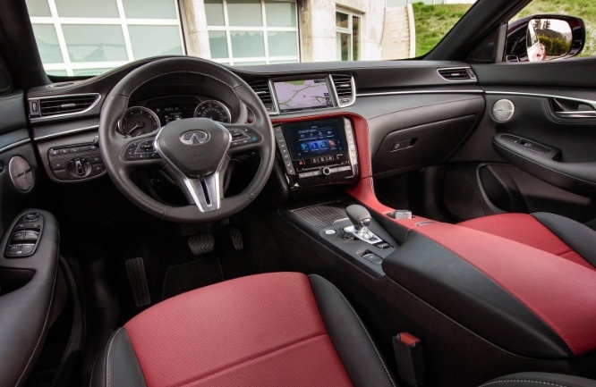 成都车展：CVT变速箱+老掉牙内饰，英菲尼迪QX55拿什么卖40万？