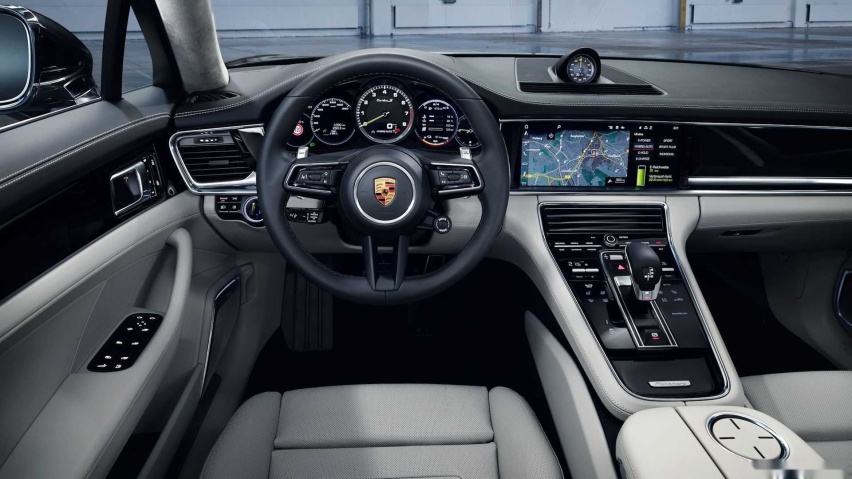 2021-porsche-panamera-turbo-s-e-hybrid-interior.jpg