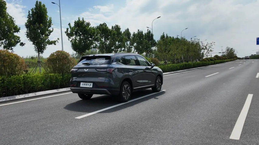 更适合国人的新能源SUV！ 五菱星光S开启预售，10.28万起