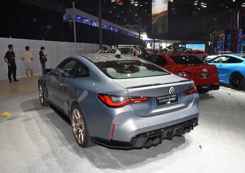 宝马M品牌50周年纪念款车型，M4新车105.8万，限量150台