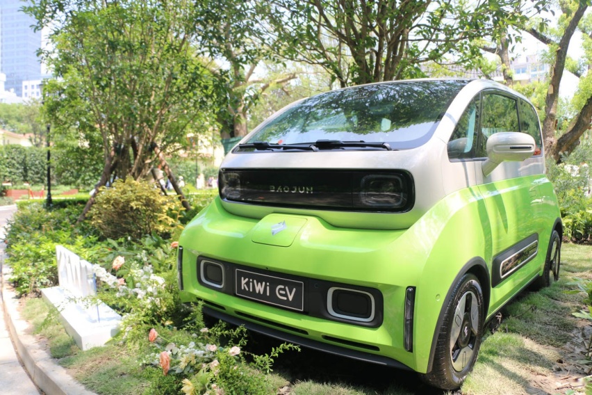 仅几万块的新宝骏KiWi EV！看着很高端却很省钱？