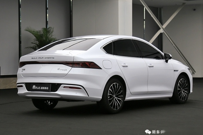 比亚迪首款DM-i量产车10.58万起，这价格怎么买不亏？