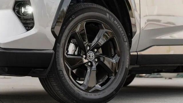 RAV4混动版深度评测，省油动力强，但有一点别抱太大希望