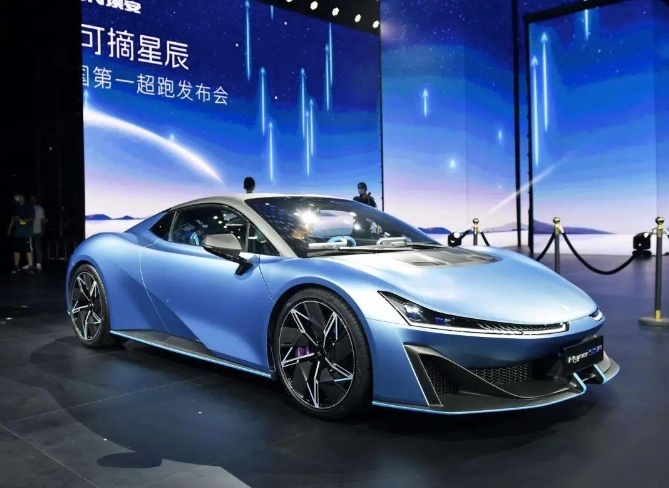 比亚迪仰望U8／纯电版奔驰大G 上海车展值得围观百万级豪华纯电车