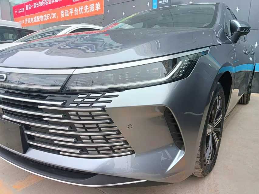 比亚迪驱逐舰05上市，它到底怎么样？跟我们一起去店里看看吧