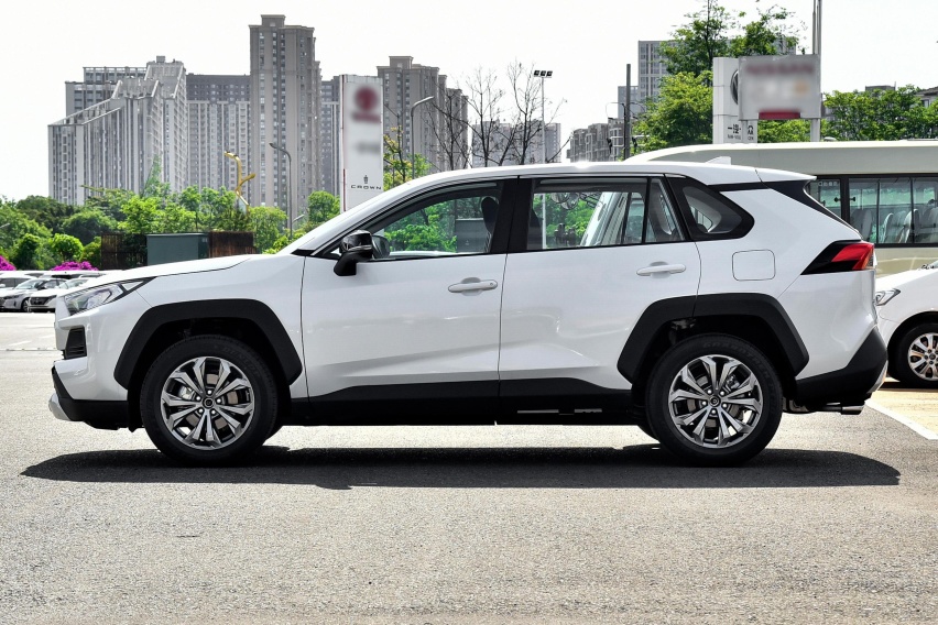 68萬起,兩種動力三種四驅,一汽豐田-rav4榮放可以買嗎?