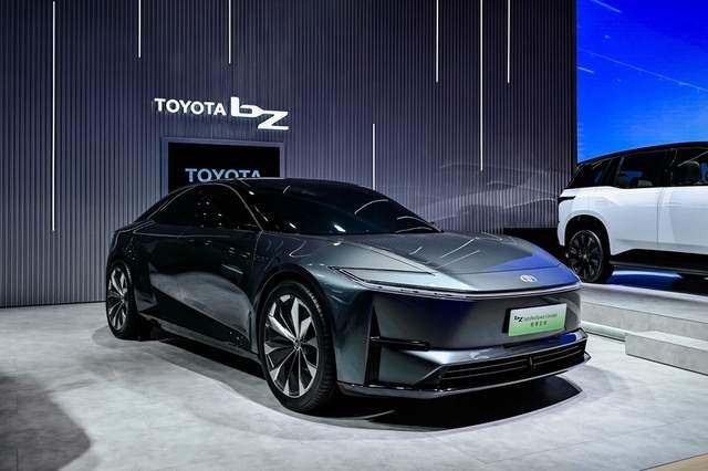 铂智品牌第二款战略新车——铂智3X北京车展全球首发亮相