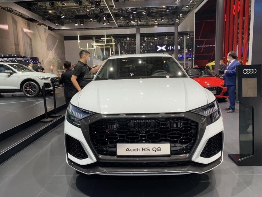 3.8s破百的奥迪RS Q8，搭载4.0T+48V，它的整体表现又会如