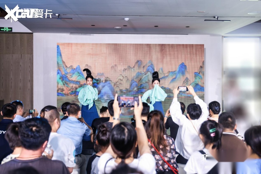 雅韵东方 向光而行丨岚图追光区域上市•合肥站