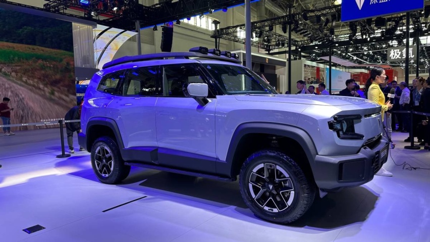 双电机四驱+超级增程，深蓝新车G318上线，硬派SUV or 城市SU
