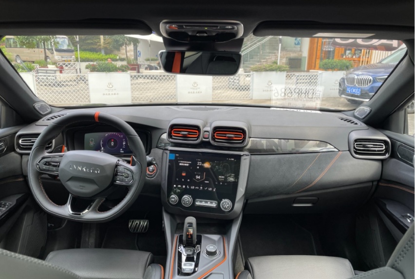 敢竞争高尔夫GTI？试驾领克02 Hatchback