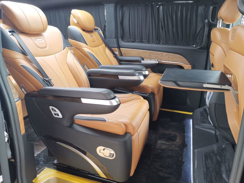 奔驰V260L高顶无隔断商务车，望风披靡 驰名当