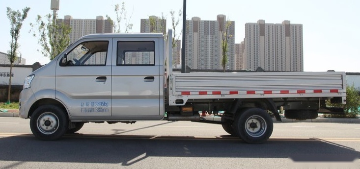 用10万元预算打造一台露营卡车：不用皮卡，选用微卡