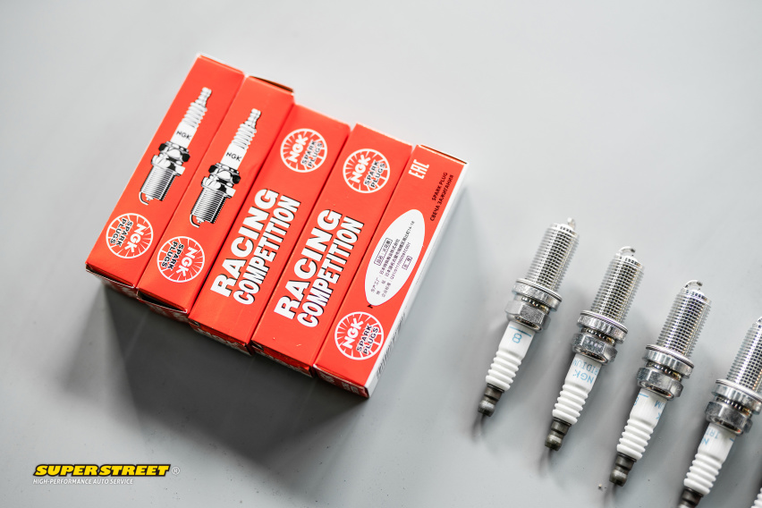 奥迪RS3更换NGK R7437-8度高性能火花塞