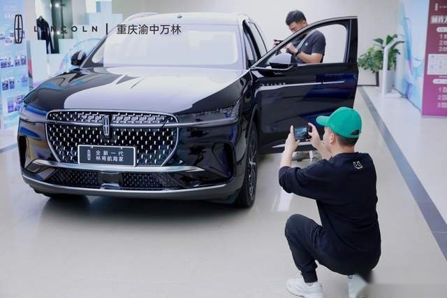 2023款林肯航海家静态体验，4K环绕大屏堪称同级油车“卷王”