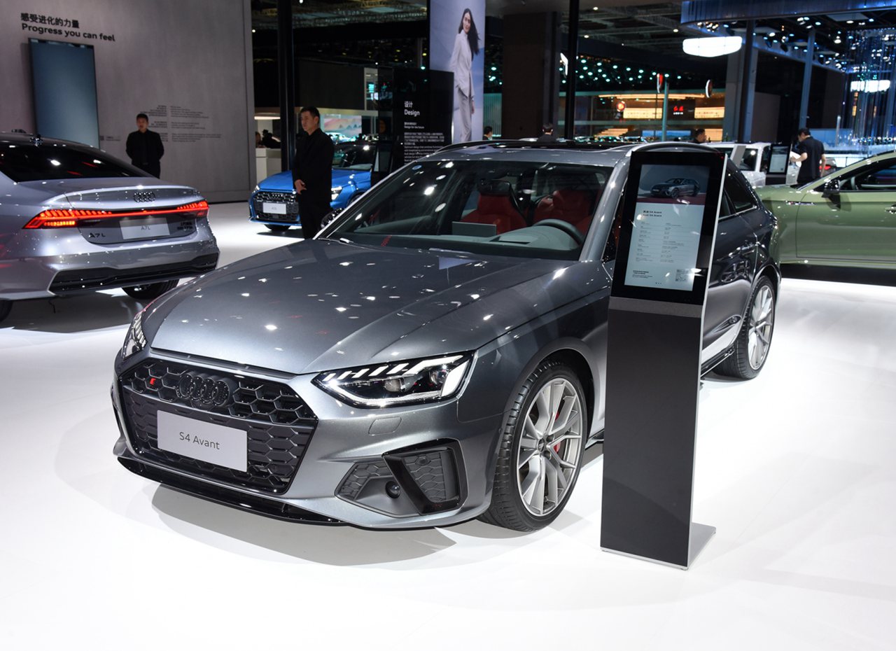 奧迪的燃油車依然強勢,3.0T V6賣50多萬,奧迪S4 Avant上 奧迪的燃油車依然強勢,3.0T V6賣50多萬,奧迪S4 Avant上