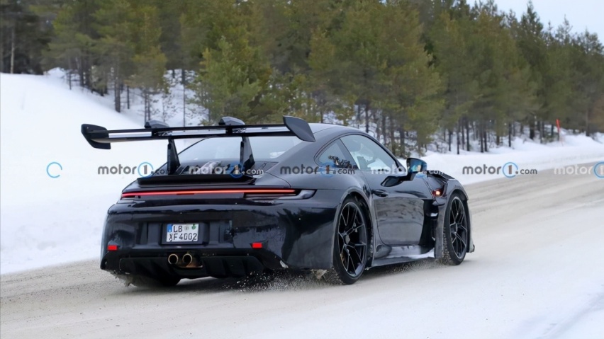 保时捷911 GT3 RS最新谍照，细节优化，性能更夸张