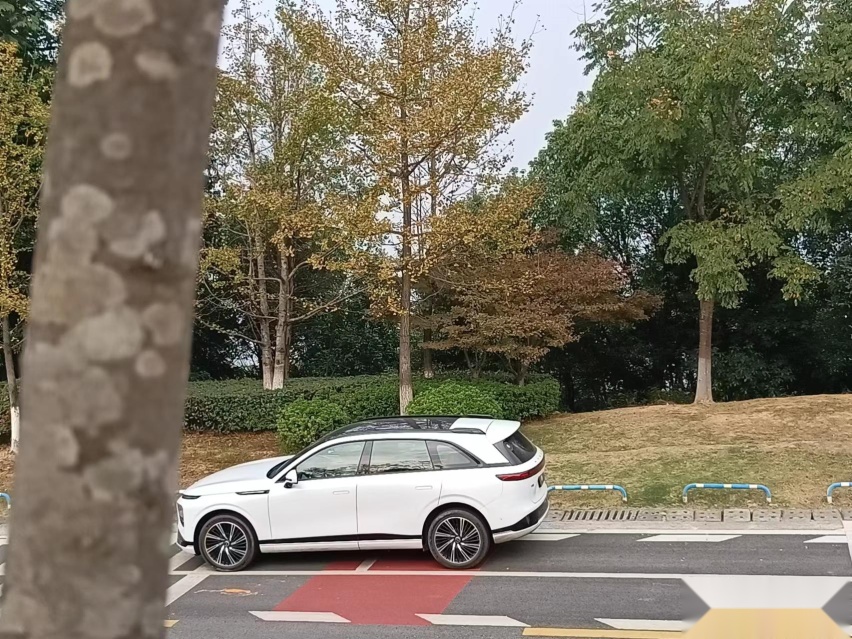 试驾小鹏G9  智能双腔空悬 德系底盘调教 内外皆豪华