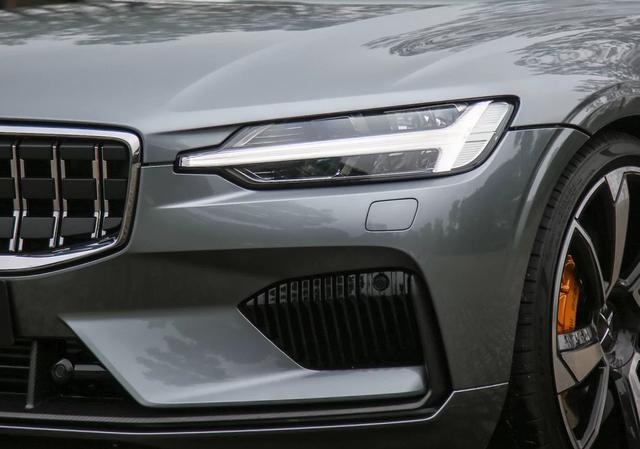 国产GT跑车,全身碳纤维+600匹马力,有钱不一定能买到