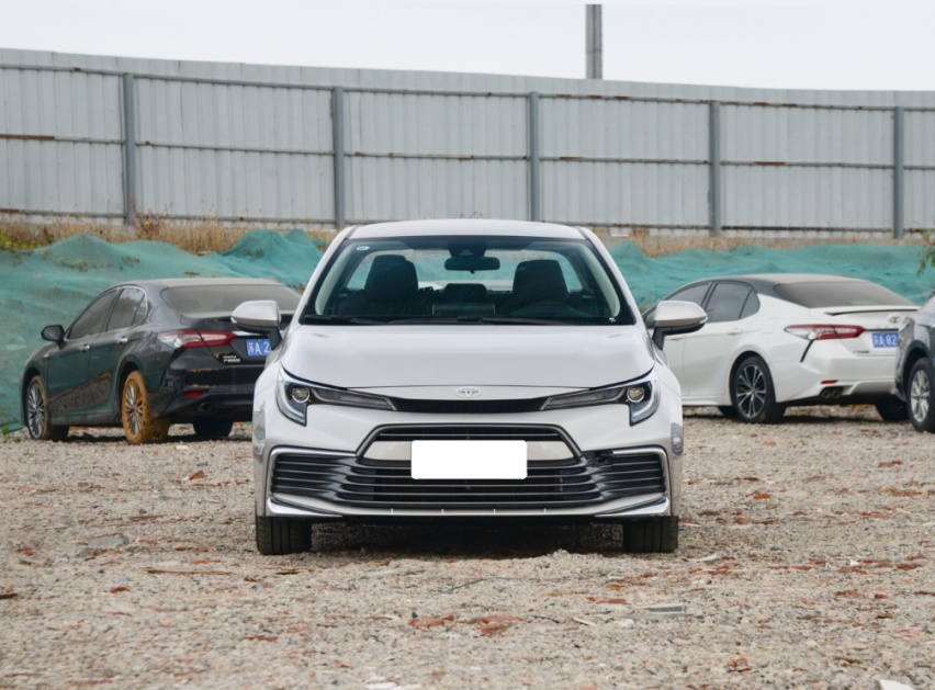 丰田的“大号雷凌”，长近4米7，配2.0L+CVT油耗5.58L，不到