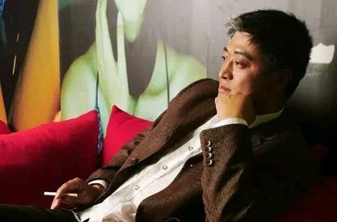 柯受良飞越黄河壮举，网络大侠：油门到底就过去了，真的吗？