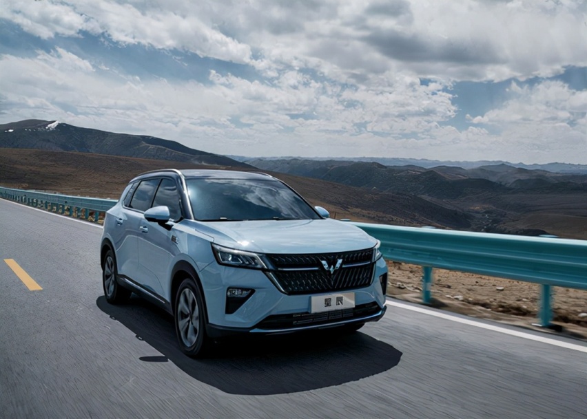 银标首款SUV，售价6.98万起，五菱星辰值得买吗？