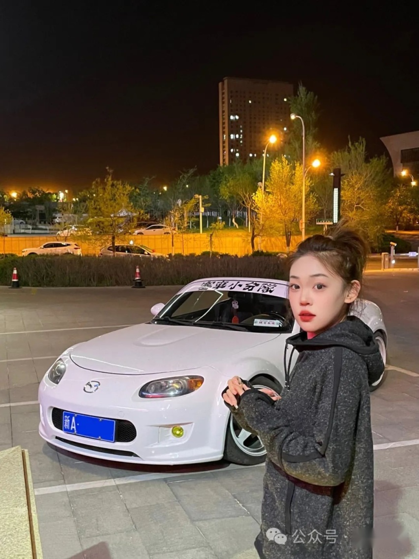小姐姐打造竞技走街范马自达MX-5，竟是被男友带入的