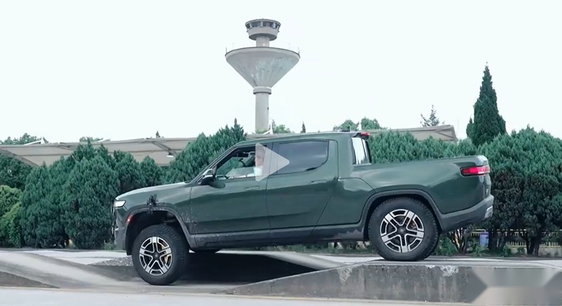 正在市场调研？Rivian R1T国内实车曝光