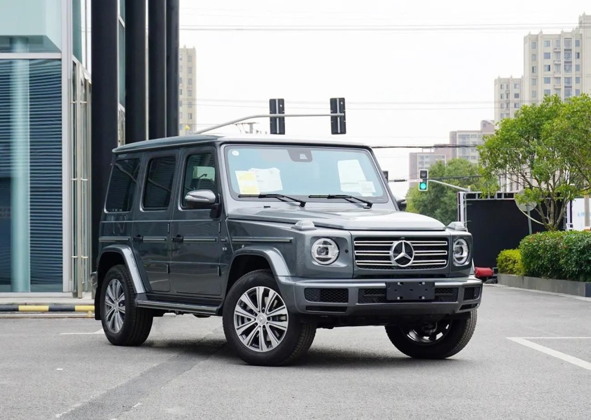 涨价20万的奔驰G500 搭载4.0T V8动力 内饰酷似坦克300