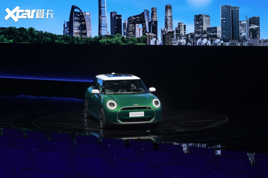 目前,宝马集团旗下品牌正坚定地按照既定规划迈进智能电动时代.