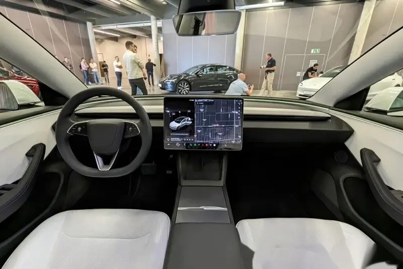 买不起特斯拉Model 3，选了一汽大众ID.7，开了3个月才知道选对