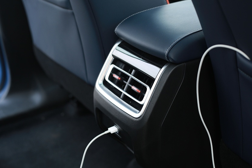 【帮你选车】零百加速7.2秒 油耗还很低 试驾玛奇朵DHT-PHEV