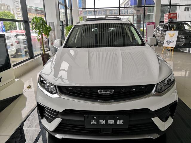 吉利星越1.5T车型到店实拍:质感不输豪华车,后排有惊喜