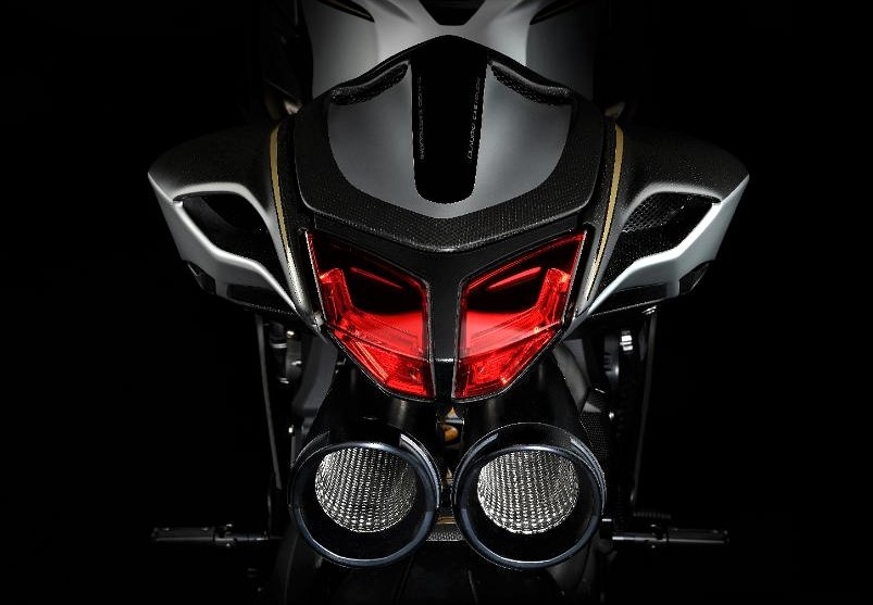 MV Agusta F4 CC 男人无法拒绝的“情人”